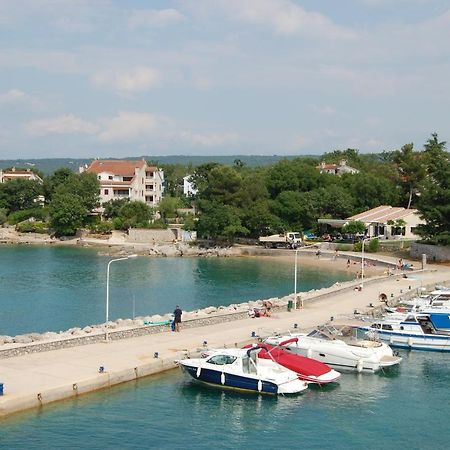 Apartments Myadria Malinska Luaran gambar