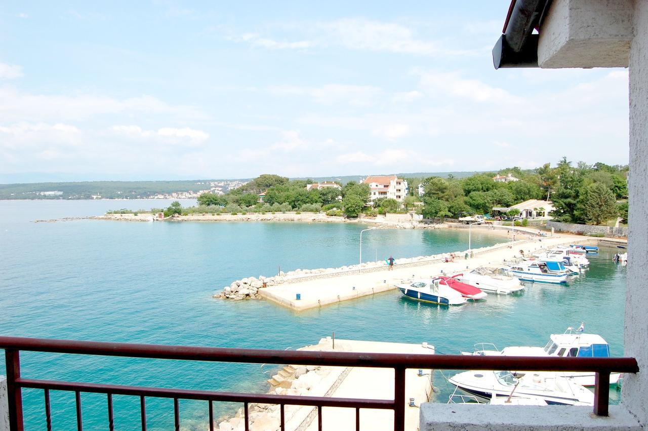 Apartments Myadria Malinska Luaran gambar