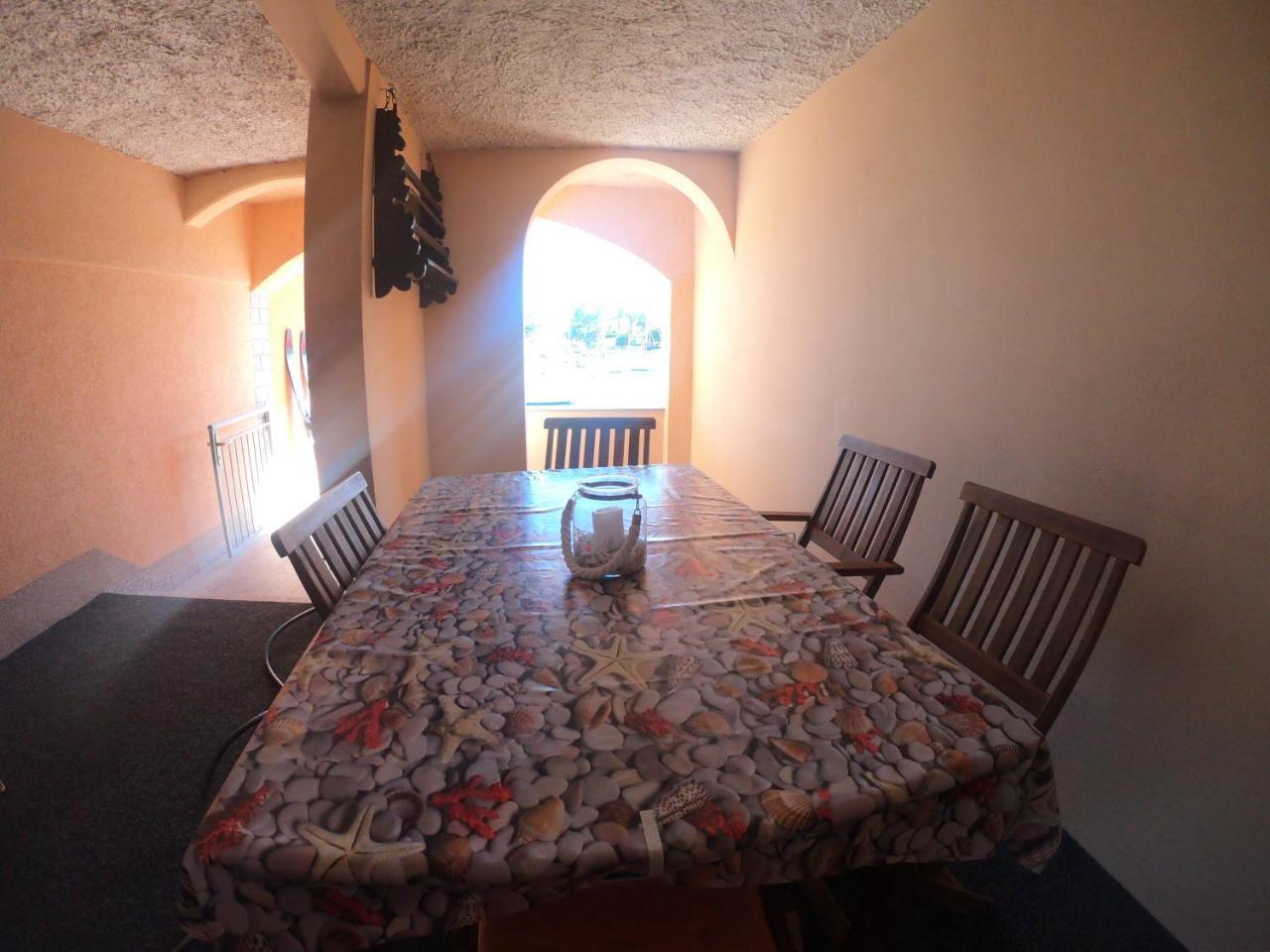 Apartments Myadria Malinska Luaran gambar