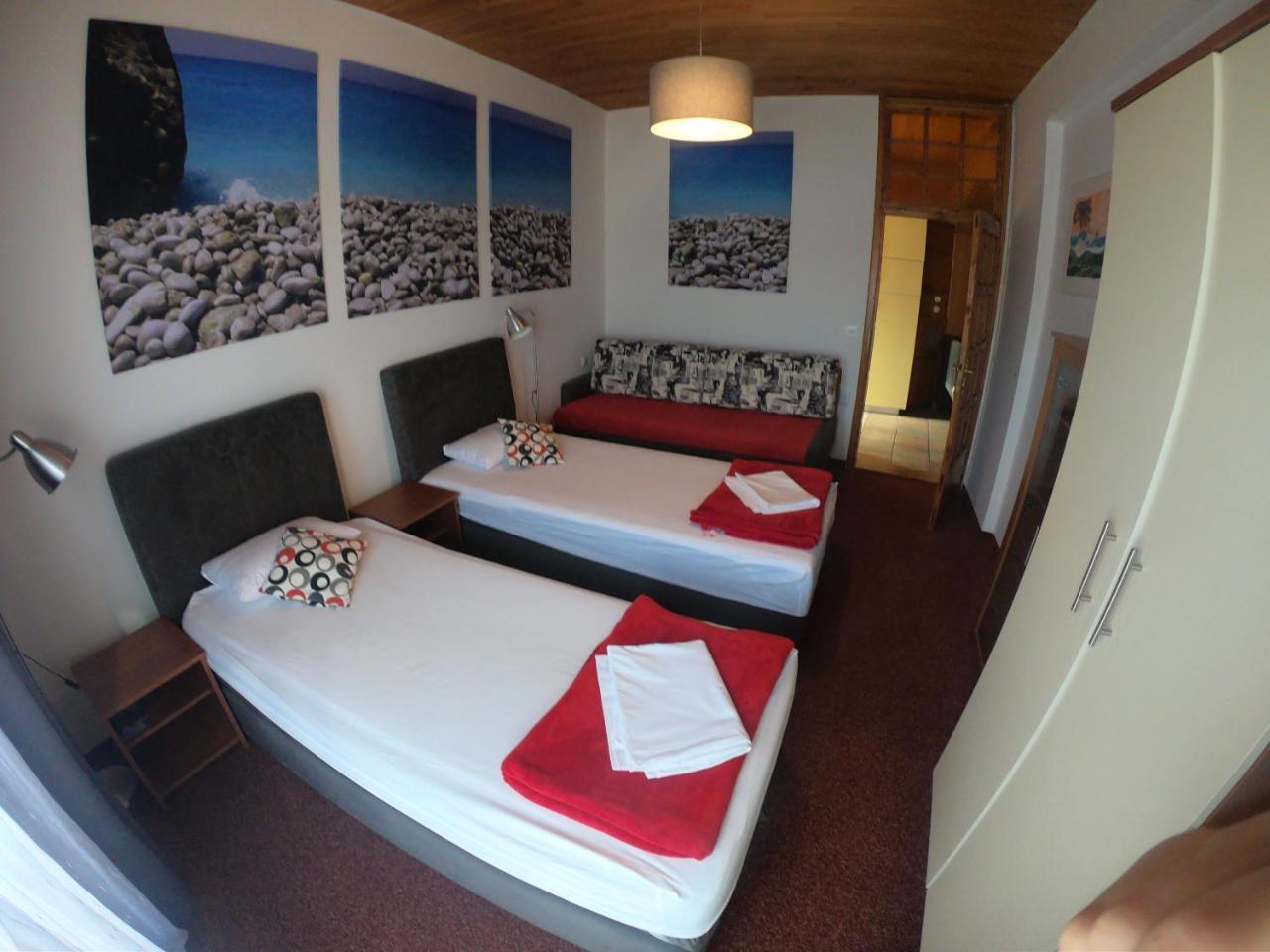 Apartments Myadria Malinska Luaran gambar