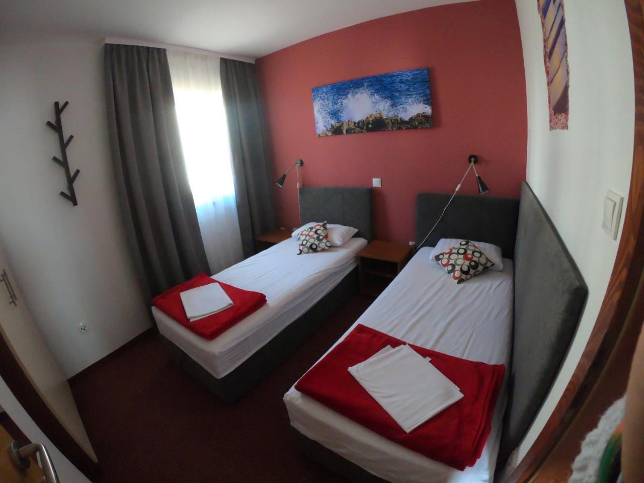 Apartments Myadria Malinska Luaran gambar