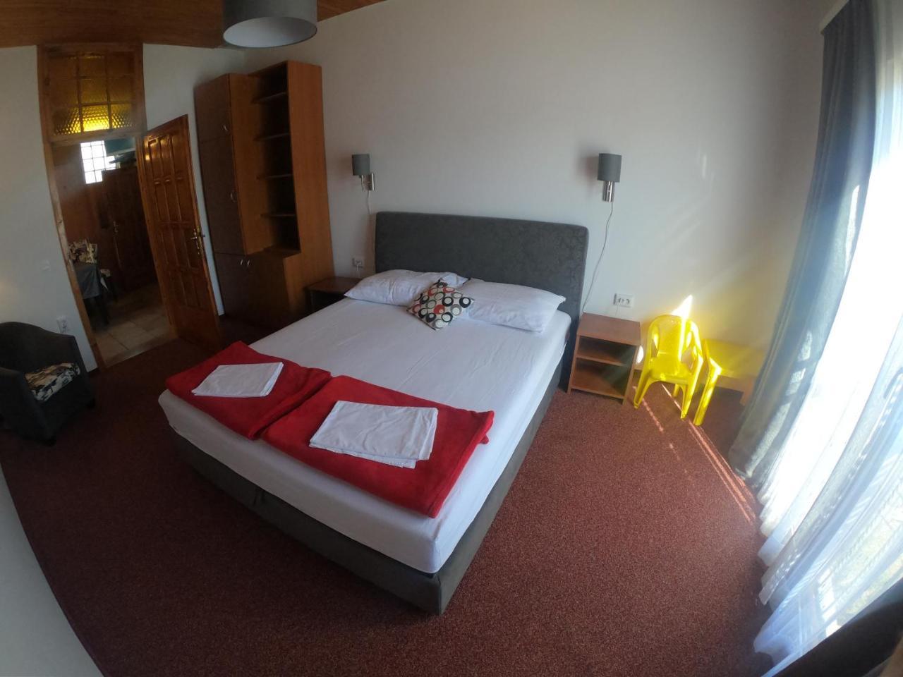 Apartments Myadria Malinska Luaran gambar